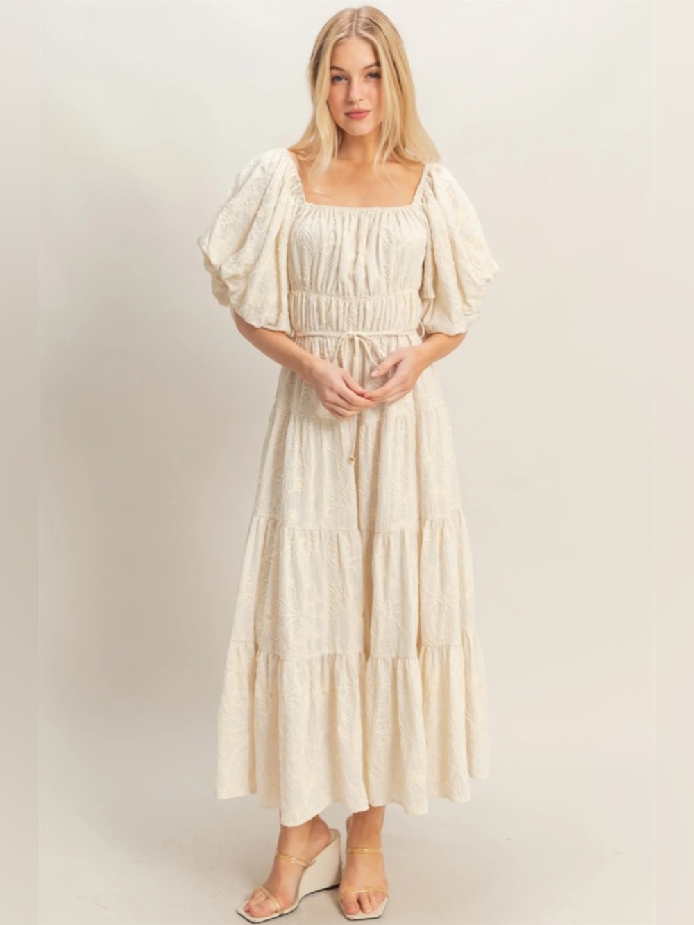 NEW HYFVE Cream Floral Puff Sleeve Maxi Dress Size Small Smocked Waist Tiered - Picture 7 of 8